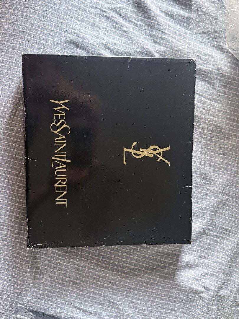 Yves Saint Laurent Towel Sheet Light Blue (Category: Bedding & Towels) located in Marikina City. Submitted by jarediniiiee (Listing ID 1423536508, Image 3). Description: Sourced from Japan.
