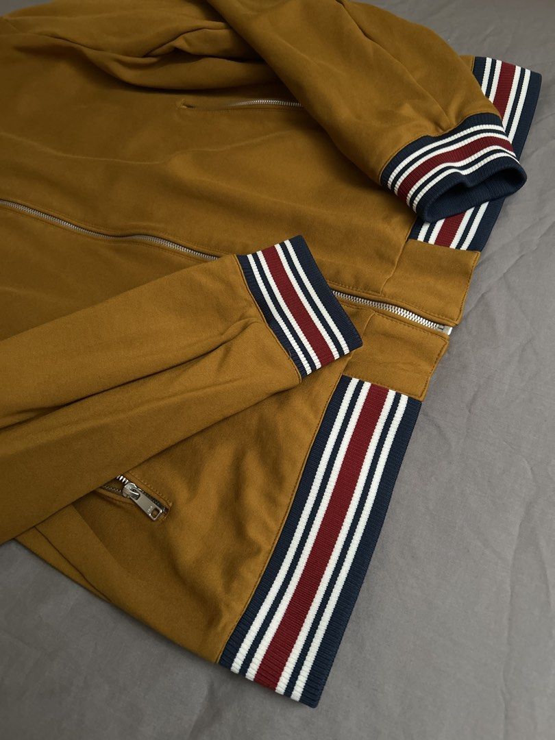 Zara Bomber Jacket (Category: Coats, Jackets and Outerwear) located in Manila. Submitted by marcaurelius (Listing ID 1423484736, Image 2). Description: .