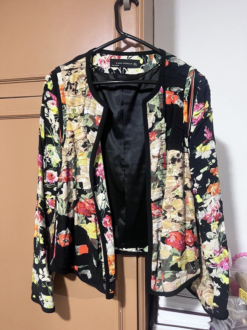 Zara Women Blazer (Category: Coats, Jackets and Outerwear) located in Batangas. Submitted by abv13 (Listing ID 1423508178, Image 1). Description: .