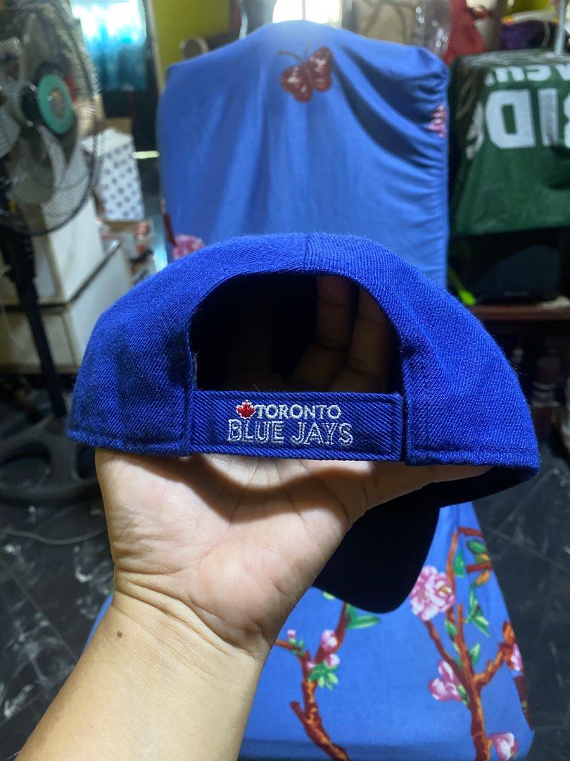 47 Brand Toronto Blue Jays Cap (Category: Caps & Hats) located in Taytay. Submitted by lisacali00 (Listing ID 1423638206, Image 3). Description: - Toronto Blue Jays cap - Features team logo on front - Blue brim, gray crown - "BLUE JAYS" printed on the side - OSFA (One Size Fits All) - Made in China - Material: 85% cotton, 15% acrylic, 15% laine.