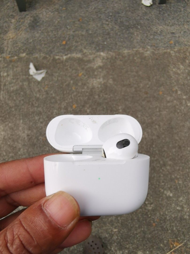 Apple AirPods 3rd Gen with Charging Case