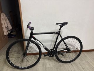 (Category: ) located in . Submitted by frozentieguanyin (Listing ID 1423752723, Image 1). Description: .