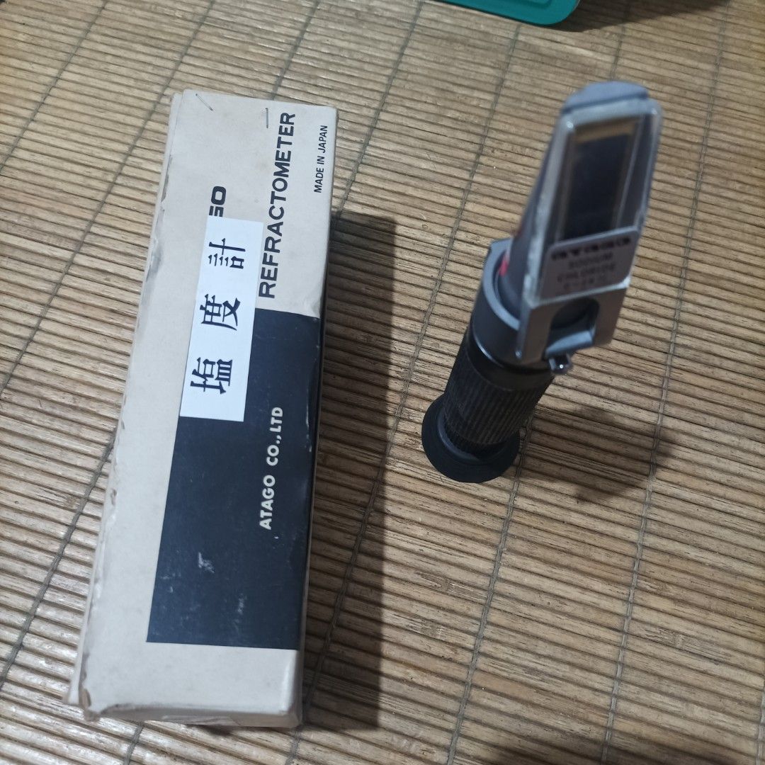 Atago Hand Refractometer Sodium Chloride 0-28% (Category: Medical Supplies & Tools) located in Dasmarinas. Submitted by k3japanstoreph (Listing ID 1423753104, Image 3). Description: - Atago hand refractometer - Measures sodium chloride (salt) concentration - Range: 0-28% - Made in Japan - Includes original box (box shows wear).