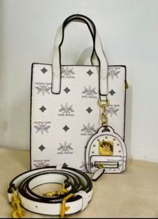 (Category: ) located in . Submitted by LoveBags (Listing ID 1423721249, Image 1). Description: .