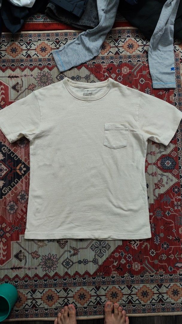Muji Basic tee (Category: Tshirts & Polo Shirts) located in Tanjong Malim. Submitted by eddzhd (Listing ID 1423771855, Image 1). Description: - Muji -Broken white - Crew neck design - Features a chest pocket - Made from soft, breathable fabric - Measurements available in images - Ideal for casual outfits.