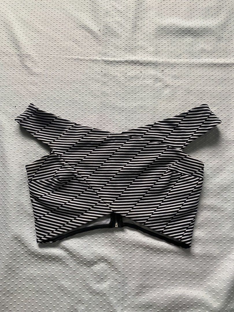 Bershka Striped Crop Top - Size S (Category: Others Tops) located in Santa Rita. Submitted by jayiwishes (Listing ID 1423660702, Image 1). Description: Free for buyers Bershka crop top - Black and white striped design - Off-shoulder style - Size S - Zipper closure - Made in Romania - Minor tear on shoulder.