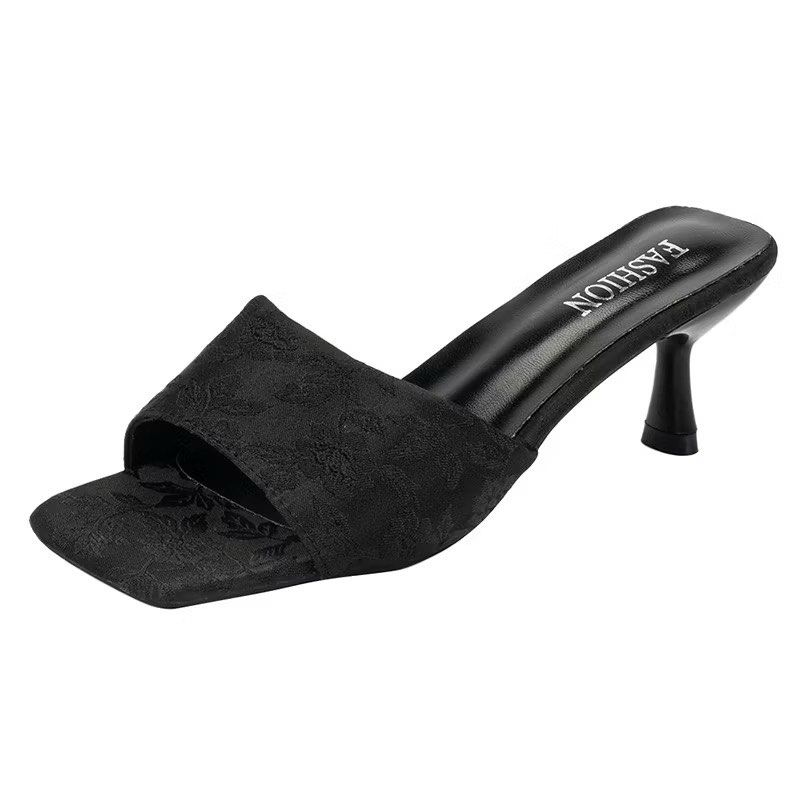 Black Floral Embroidered Kitten Heels (Category: Heels) located in Manila. Submitted by simounestyles (Listing ID 1423710165, Image 1). Description: Onew Fashion Chinese Style Stiletto Sandals Women’s Embroidered Office Slippers 2.2 inches Bought on the orange app not used. it just does fit me but its a really cute kitten heels .