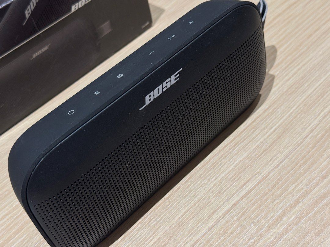 Bose Soundlink Flex 2nd Gen (Category: Portable Music Players) located in Manila. Submitted by nxtwatch.stip925 (Listing ID 1423755168, Image 3). Description: Bose Soundlink Flex 2nd Gen Raffle won gadget Just opened to test and check Never used Mall Retail Price.