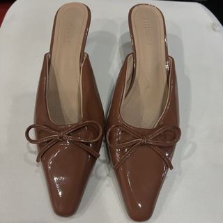 (Category: ) located in . Submitted by xqueenwardrobex (Listing ID 1423691904, Image 1). Description: .
