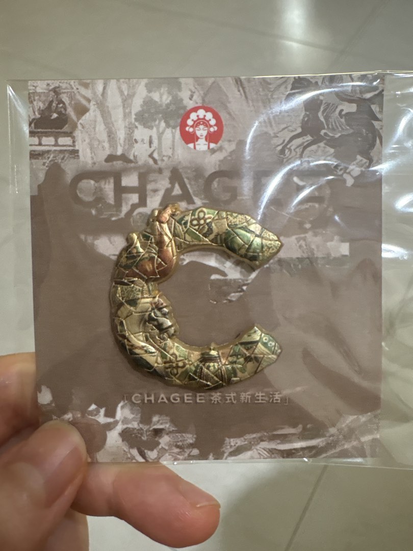 CHAGEE C-Shaped Pin, Hobbies & Toys, Memorabilia & Collectibles ...