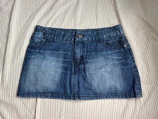 (Category: ) located in . Submitted by lovewormz (Listing ID 1423695921, Image 1). Description: .