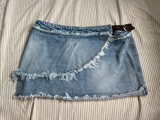 (Category: ) located in . Submitted by lovewormz (Listing ID 1423695852, Image 1). Description: .