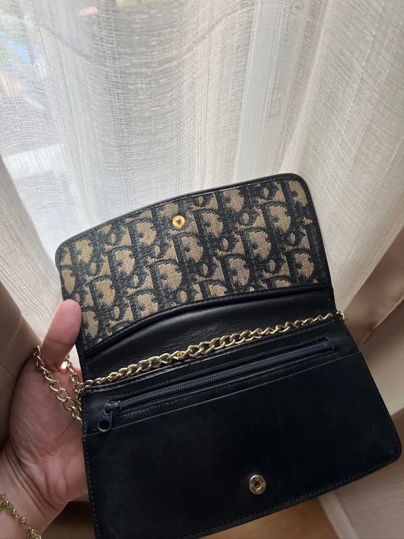 Dior Vintage Long Wallet (Category: Luxury Bags & Wallets) located in Manila. Submitted by olshoppee_o (Listing ID 1423783277, Image 2). Description: - Authentic Vintage Dior Oblique Wallet You can convert it as Wallet On Chain 🤗 Can use it as WOC or wallet.