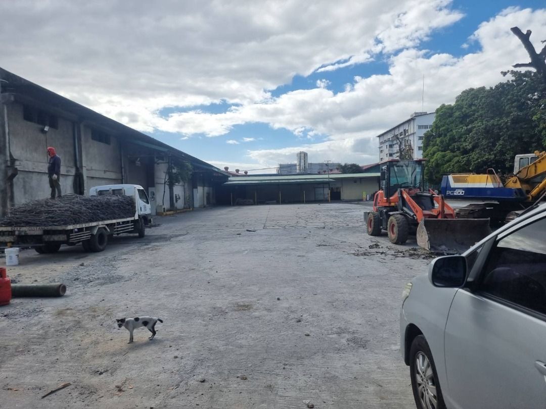 For Lease Commercial Lot with Warehouse (Category: Commercial) located in Quezon City. Submitted by zobelle88properties (Listing ID 1423633270, Image 2). Description: 🐲 For Lease Commercial Lot with Warehouse 📍West Service Road, Parañaque City 🪴LA 3,520 sqm 🪴Covered Warehouse 1,900 sqm 💰Rental Price P450/sqm + VAT 🎯Lease term 5 years subject to renewal BELLE CALINA +639175282836 014496.