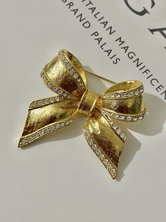 (Category: ) located in . Submitted by Jo.JewelsofVVM (Listing ID 1423707216, Image 1). Description: .