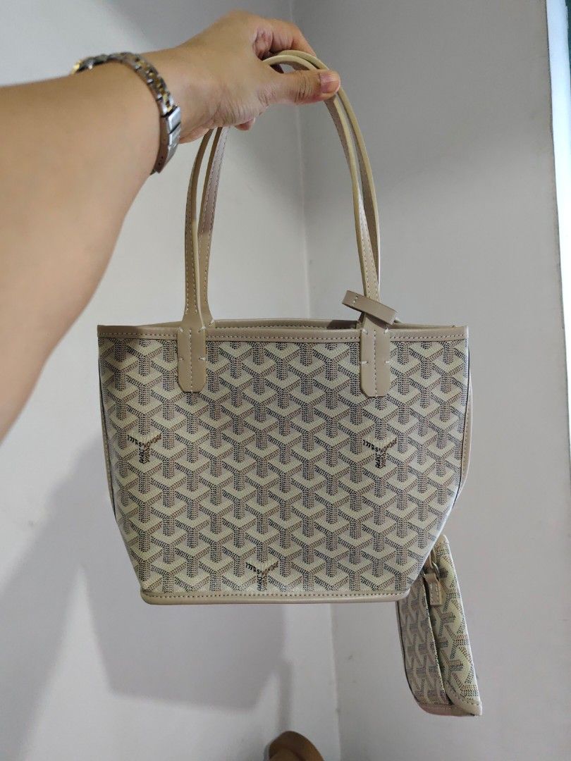 Goyard St. Louis Tote Bag (Category: Luxury Bags & Wallets) located in Pasig City. Submitted by janelchoo (Listing ID 1423691439, Image 3). Description: - Class A Goyard St. Louis tote bag - Signature Goyardine canvas with leather trim and handles - Includes matching pouch and dust bag - Spacious interior with Goyard logo - Classic design, ideal for everyday use.
