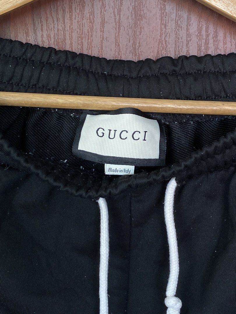Gucci Reflectorized Side Tape Jogger Pants (Category: Luxury Apparel) located in Bacolod City. Submitted by PSGTHRIFTIES (Listing ID 1423706879, Image 2). Description: Very good to excellent condition Color rate: 9.8/10 black na black pa! *Minimal lints didn’t come from the fabric/pants itself. Size M Dimensions: Width:28 up to 38 Length:38 DM📩.