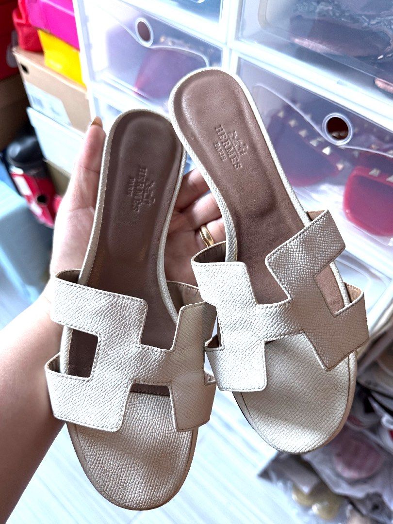 Hermes Oran Heeled Sandals Size 37 (Category: Flats & Sandals) located in Antipolo. Submitted by decluttering.shopph (Listing ID 1423717284, Image 1). Description: High quality.