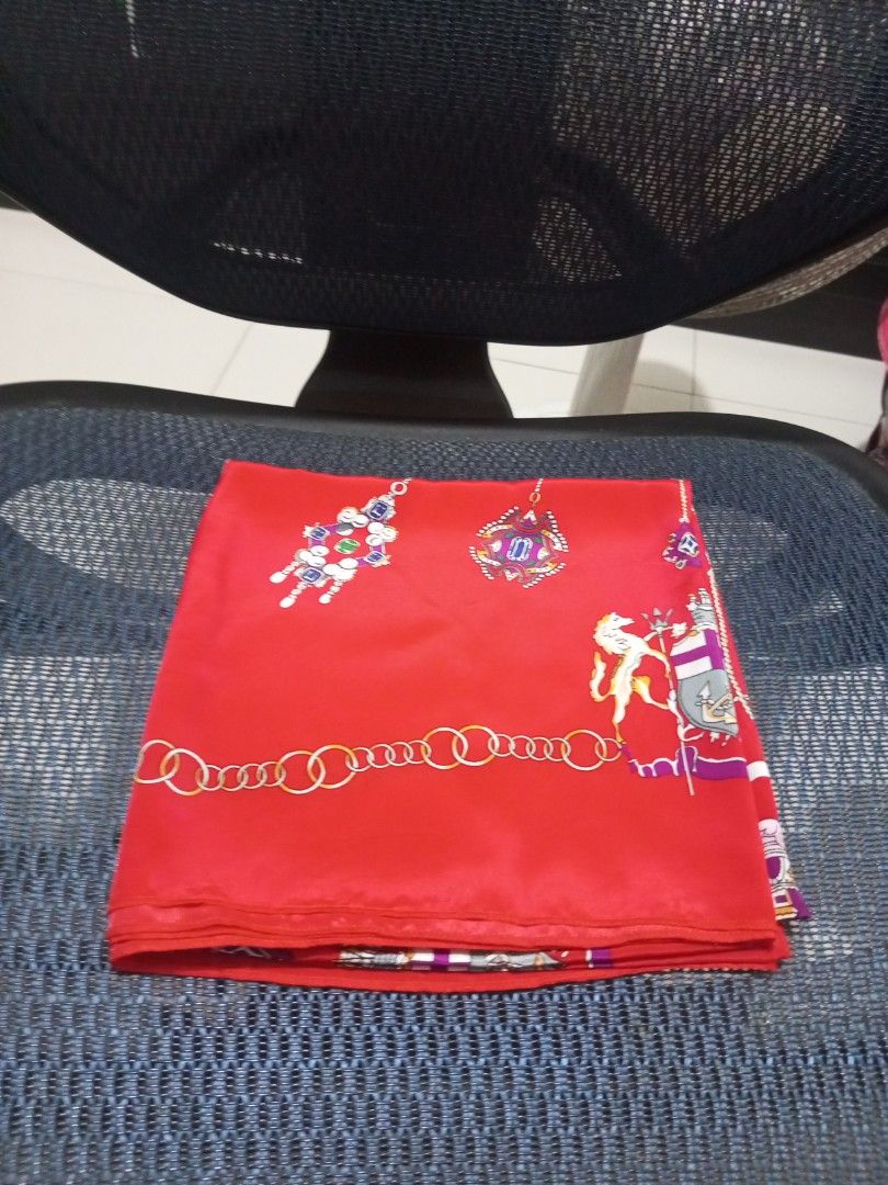 Hermes Paris Silk Scarf ( authenticity is not guaranteed) (Category: Scarves) located in Davao. Submitted by zoiesells_63 (Listing ID 1423681326, Image 2). Description: - Authentic Hermes Paris scarf - Color: Vibrant Red - Design: Chain and emblem print - Shape: Square - Material: Luxurious Silk - Brand: Hermes Paris.