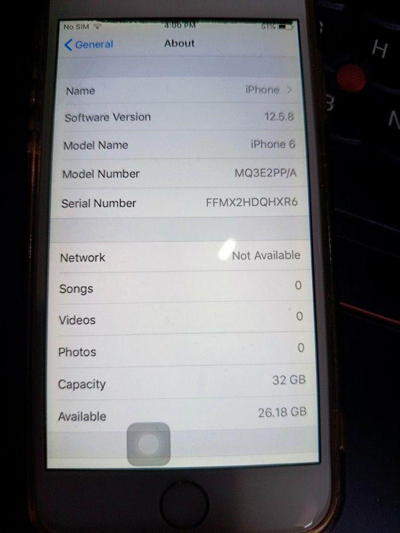 iPhone 6 32GB 86% BH (Category: iPhone 6 Series) located in Manila. Submitted by silvereagle_8b6547 (Listing ID 1423675326, Image 3). Description: iPhone 6 32 GB 86% battery health, never been repaired but with minor issues on the LCD slightly faded on the upper left portion pacheck nalang sa picture hindi sya halata, no flash. Globe, TM, Gomo sim only. with original box.