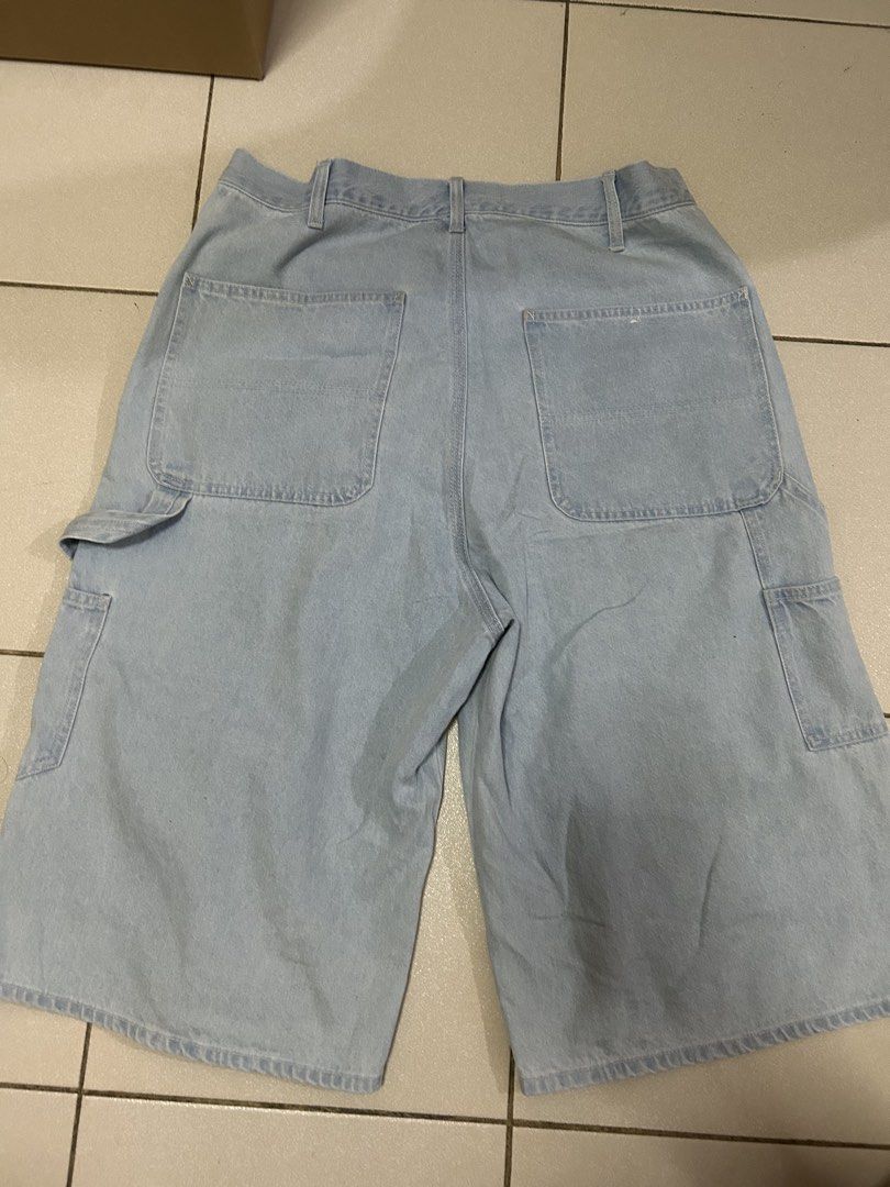 Japanese Light Blue Denim Carpenter Shorts (Category: Shorts) located in Manila. Submitted by madkidinside (Listing ID 1423748947, Image 2). Description: - Light blue denim carpenter shorts - Button and zipper closure - Two front pockets - Two back pockets - Two side pockets - Relaxed fit - Knee-length - Ideal for casual wear - waist - 18 - length - 28 - 13.