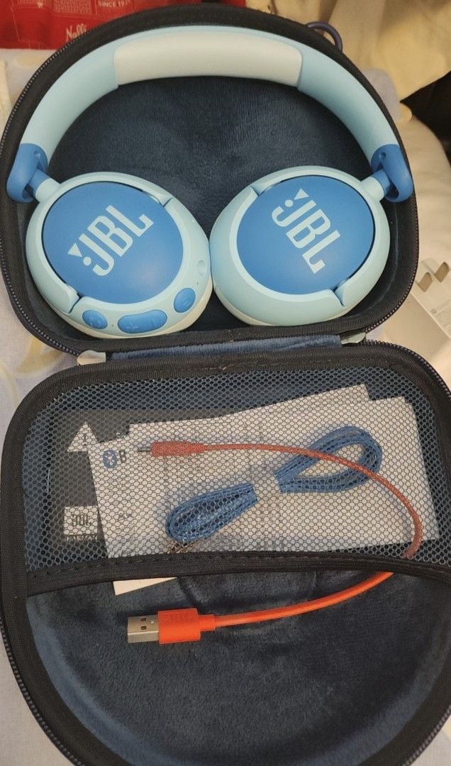 JBL Headphones - Bluetooth(new)