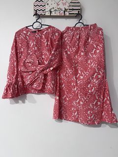 (Category: ) located in . Submitted by wanis_wardrobe (Listing ID 1423616370, Image 1). Description: .