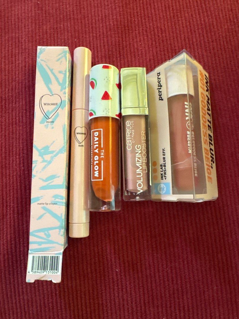 Lipstick set bundle Whomee, Catrice, Peripera Lip Products set (Category: Makeup) located in Pasig City. Submitted by beautyloversph (Listing ID 1423640516, Image 1). Description: - Includes: Whomee matte lip crayon, The Daily Glow lip product, Catrice Volumizing Lip Booster, and Peripera Ink Matte Blur. Pass manuf but no foul smell all swatched only sa mixing tray. Catrice and whoome is not pass manuf - Peripera Ink Matte Blur shade: 01 Goddess 