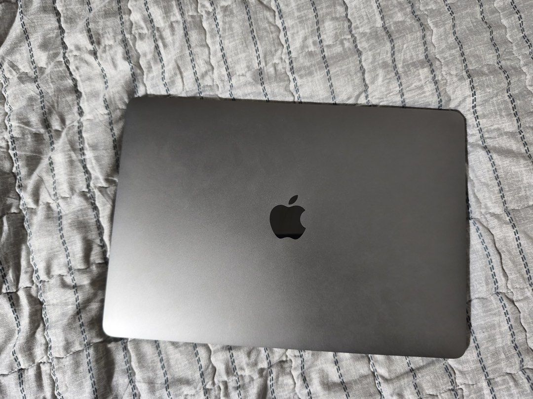 Macbook pro 13" (2019)446429478330705920