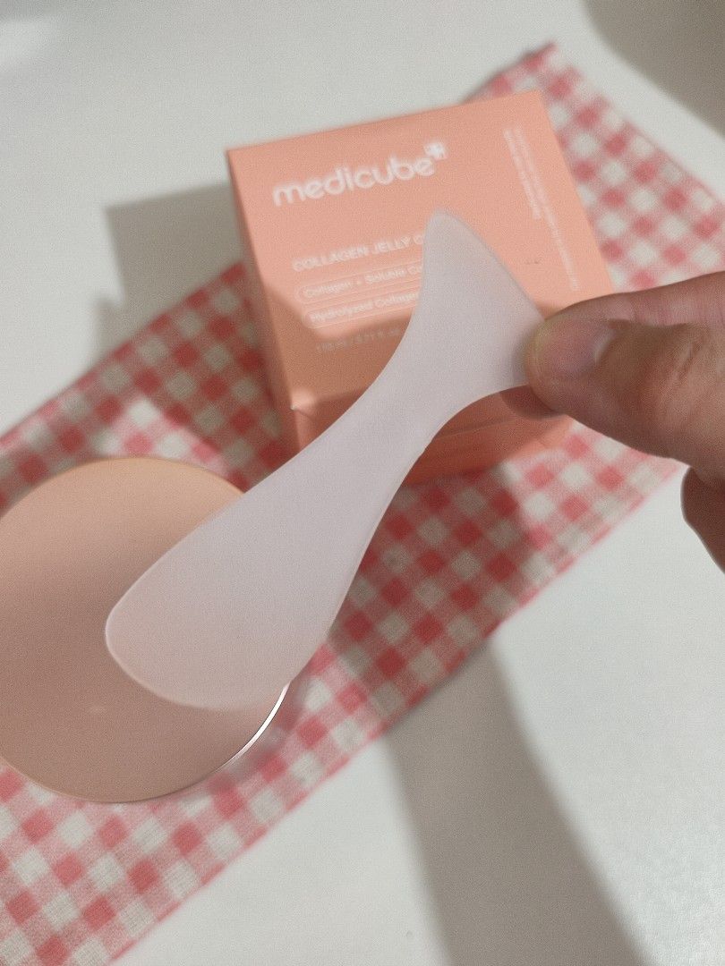 Medicube Collagen Jelly Cream 110ml (Category: Face Care) located in Manila. Submitted by shoppingwithgee (Listing ID 1423707232, Image 3). Description: - Medicube Collagen Jelly Cream - Contains Collagen, Soluble Collagen, and Hydrolyzed Collagen - Volume: 110 ml / 3.71 fl. oz. - Includes spatula - Expiration Date: May 22, 2027.