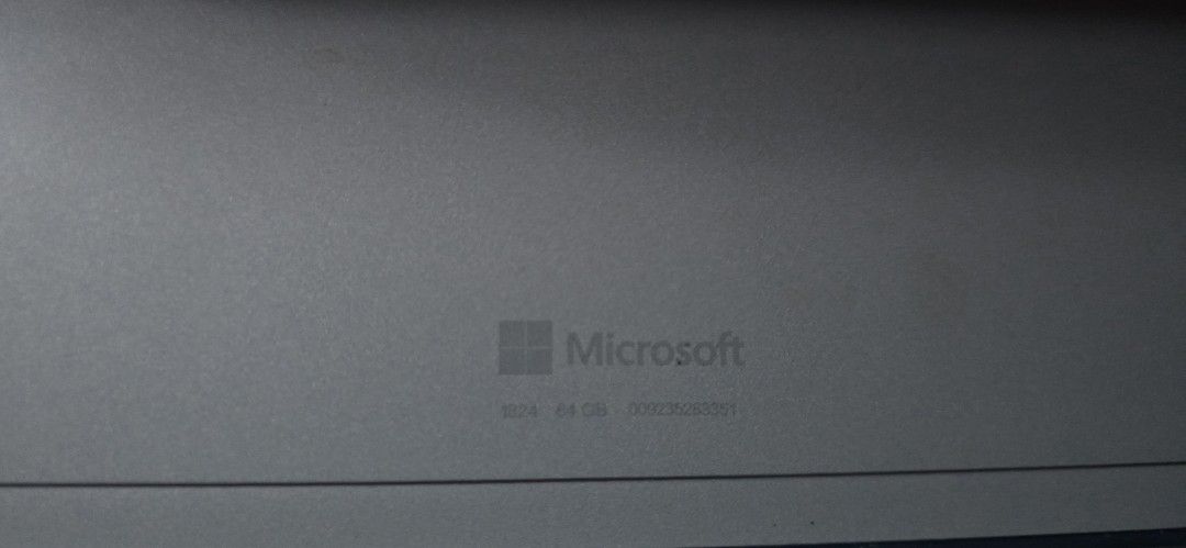 Microsoft Surface Tablet - 4GB RAM, 64GB Storage412455281067960322