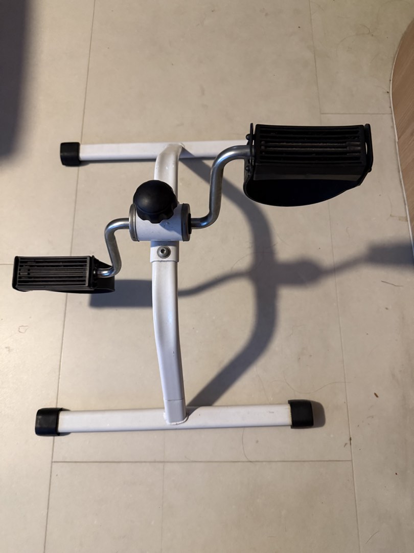 Mini leg Exercise Pedal Machine - White, Sports Equipment, Exercise ...
