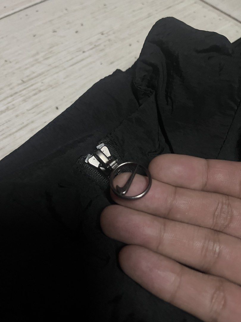 Nike Essential Woven Jacket - Black (Category: Coats, Jackets and Outerwear) located in Manila. Submitted by d_plug (Listing ID 1423651091, Image 2). Description: - Nike Essential Woven Jacket - Color: Black - Size: M (fits like L) - Features: - Large Nike swoosh - Zipper closure - Drawstring hem - Mesh lining DIMES (INCHES) Bust (33.5-35) Waist (28-29.5) Hip (36.5-38) .