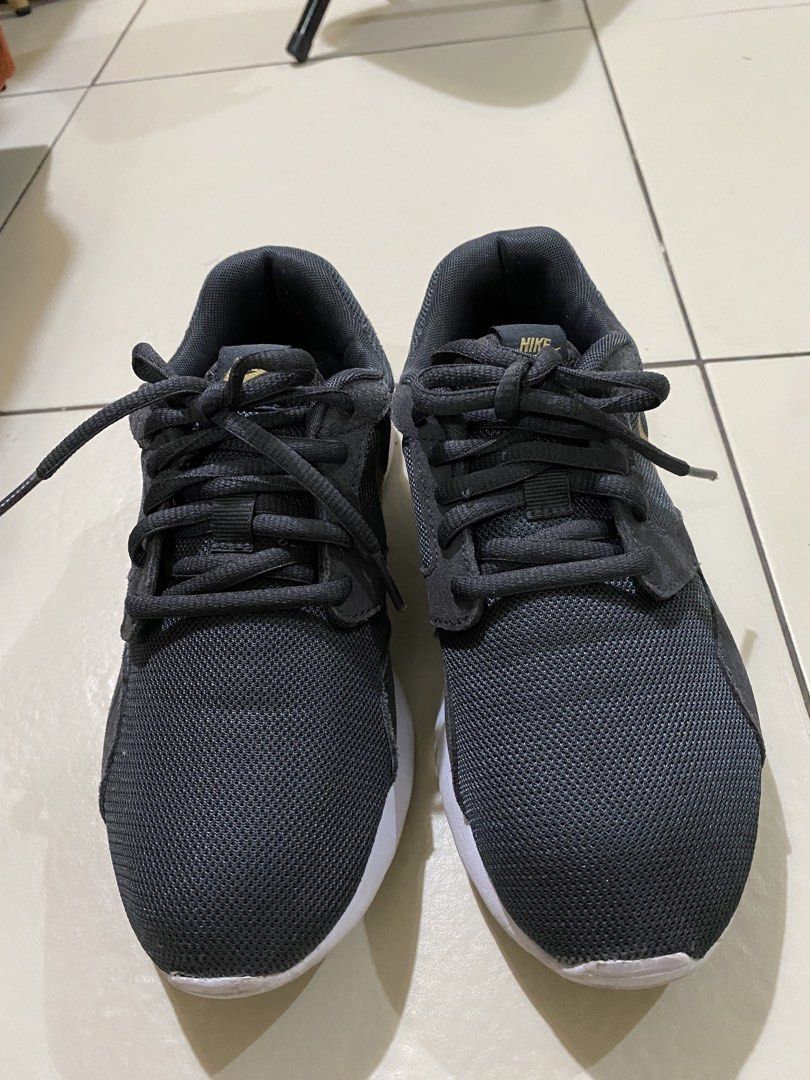 Authentic Nike Roshe One - Dark Grey Gold Sneakers (Category: Sneakers) located in Taguig. Submitted by jaebae_ (Listing ID 1423695317, Image 2). Description: - ORIGINAL: NIKE ROSHE ONE sneakers - Color: Dark Grey upper with gold Nike swoosh - White sole - Size: US 6, EUR 36.5 - Made in Vietnam - RFS: declutter - good for running and walking activities!! .