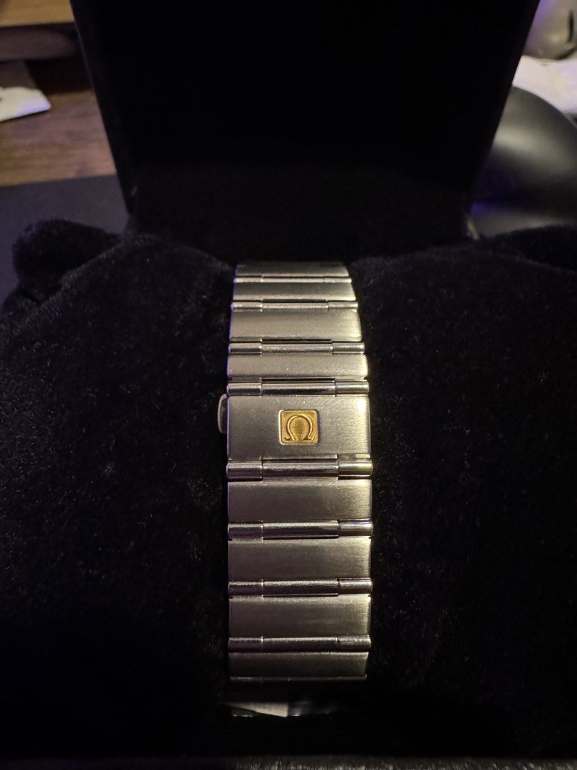 Omega Constellation Chronometer Automatic Watch (Category: Luxury Watches) located in Paranaque City. Submitted by jbrianb (Listing ID 1423675100, Image 2). Description: - Omega Constellation Chronometer Automatic watch - 36 mm - White dial with Roman numeral hour markers - Stainless steel bracelet - Gold-colored Omega logo on clasp - Little to no scratches.