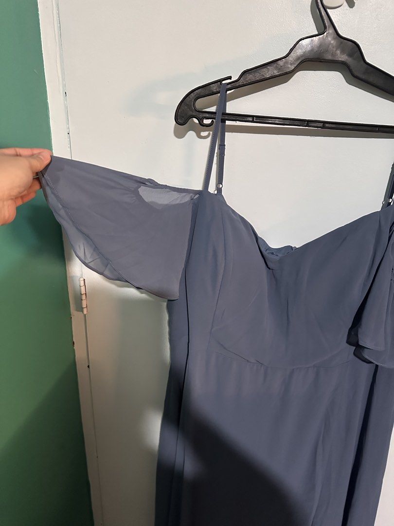 Plus Size Ever Pretty Off-Shoulder Maxi Dress (Category: Dresses) located in Quezon City. Submitted by declutterwithtin (Listing ID 1423759352, Image 3). Description: - Off-shoulder with delicate straps and flutter sleeves - 5XL on tag but best fit for 4XL. - bought this for 1,400 .