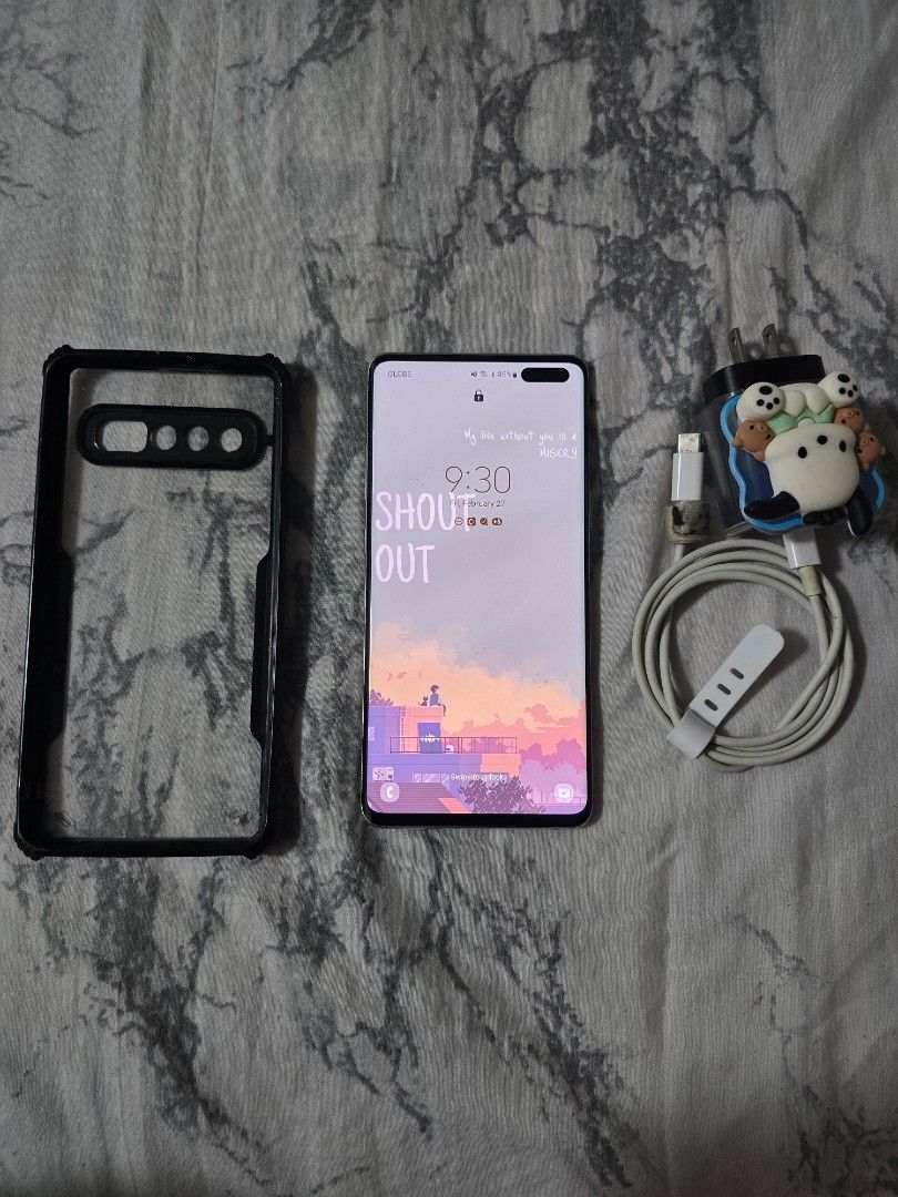 Samsung Galaxy S10 5G (Category: Samsung) located in Manila. Submitted by emmanuelxe15893 (Listing ID 1423738681, Image 2). Description: price is negotiable no issues on phone rfs: spare phone internal storage:256gb ram: 4 gb free: charger wire type-c samsung charger adapter Not included: Phone Case.