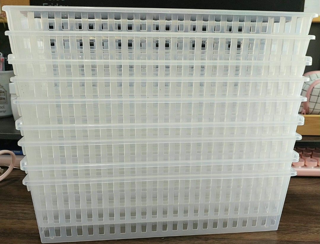 Stackable Plastic Storage Baskets (Category: Storage Boxes & Baskets) located in Seri Kembangan. Submitted by syikin_a (Listing ID 1423694156, Image 1). Description: Bekas Panjang Daiso 33.5cm (length) x 12.5cm (width) x 9cm (depth) 9 bekas RM40 semua. .