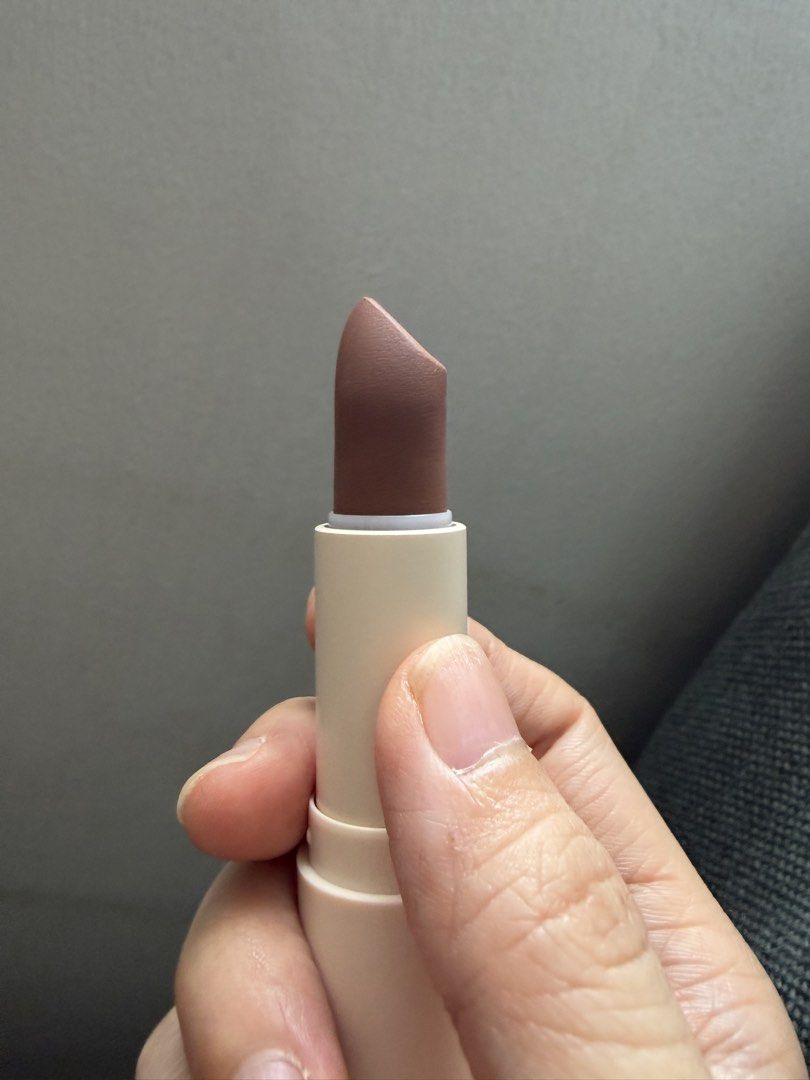 Sunnies Face Fluffmatte Lipstick - Nudist (Category: Makeup) located in Las Pinas. Submitted by han.danie (Listing ID 1423694655, Image 3). Description: - ordered online this week from the restock, swatched only but not my shade - with original packaging - mall price: 495.