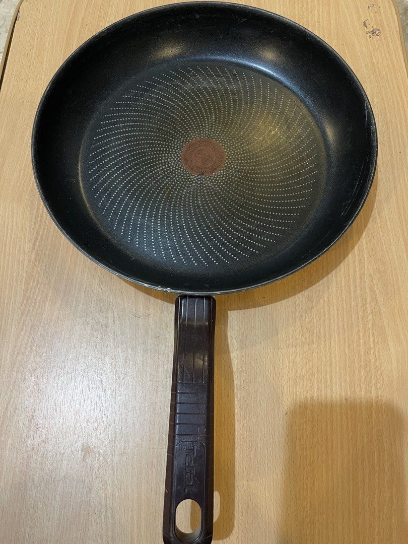 Tefal non stick pan (Category: Cookware & Accessories) located in San Fernando. Submitted by japansurpluselyu (Listing ID 1423746922, Image 1). Description: .