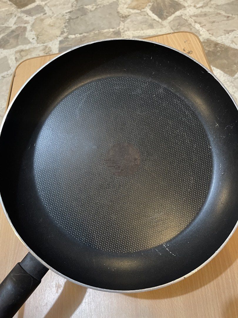 Tefal Non-stick pan (Category: Cookware & Accessories) located in San Fernando. Submitted by japansurpluselyu (Listing ID 1423746230, Image 3). Description: D: 11.5x18.