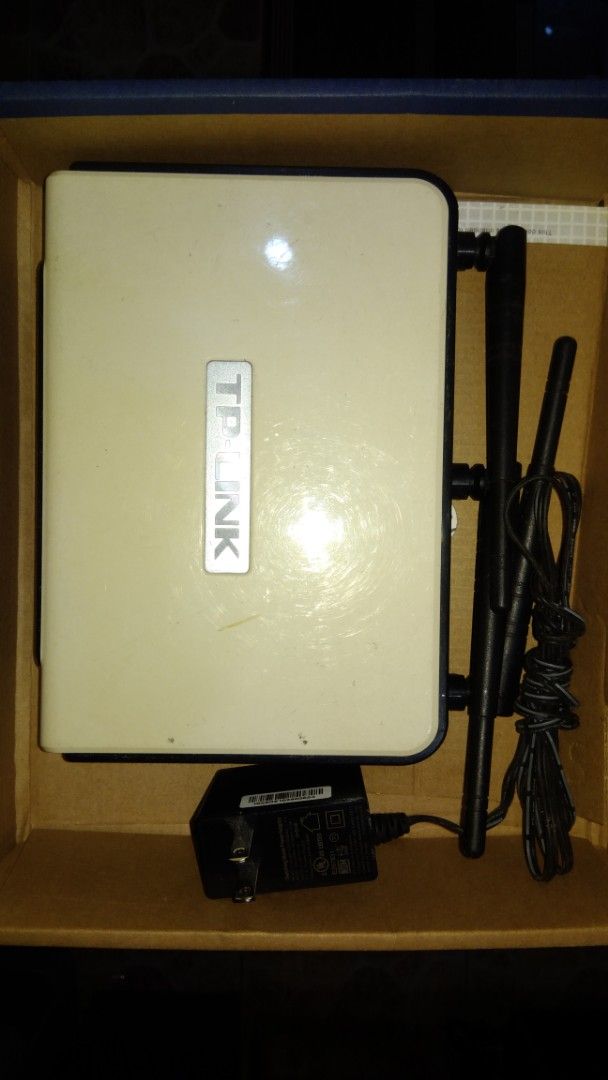 TP-Link Wireless N Router TL-WR841N (Category: Networking) located in Makati City. Submitted by julz2026 (Listing ID 1423749537, Image 1). Description: - Price is negotiable - Includes: Router, power adapter, and antennas - Good working condition.