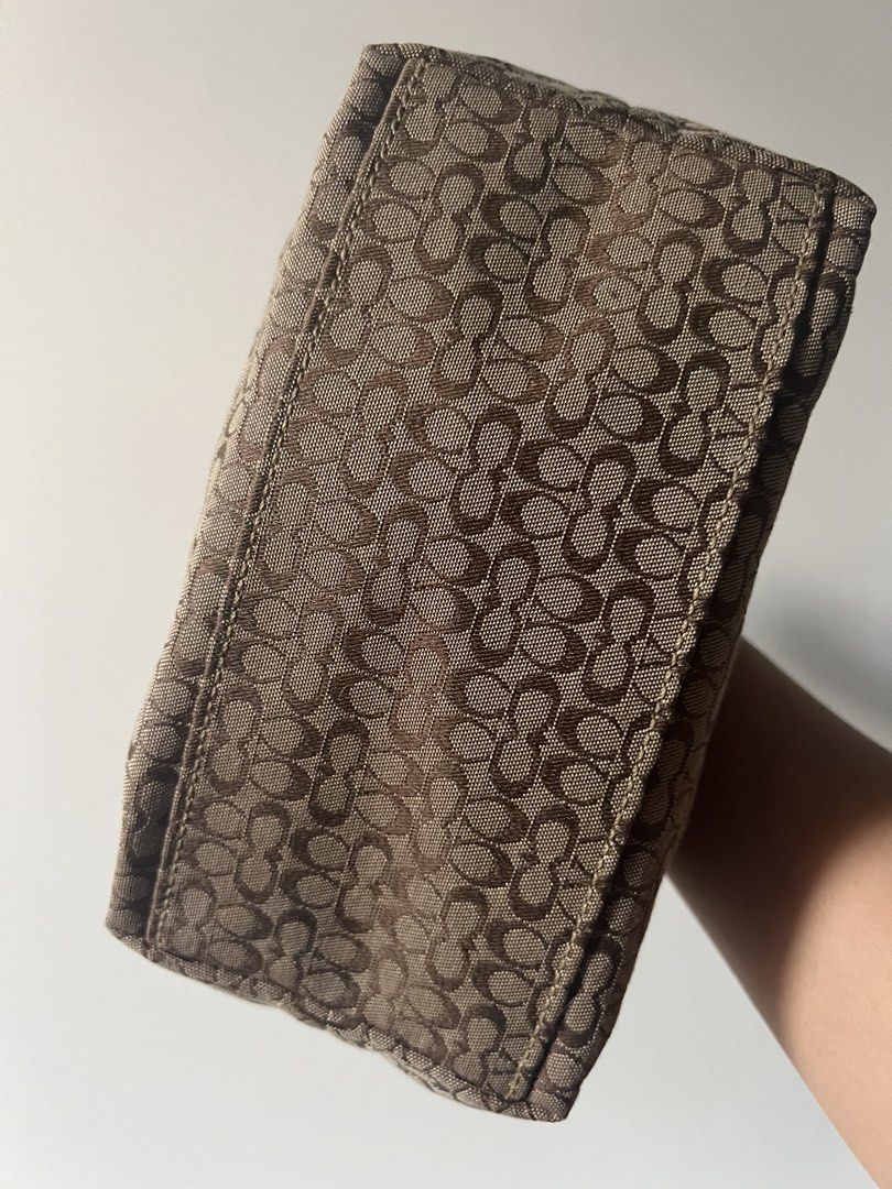 Vintage Coach Mini Brown Bag (C Mini) (Category: Luxury Bags & Wallets) located in Caloocan City. Submitted by jeann_puno08 (Listing ID 1423719119, Image 3). Description: Mint condition. No signs of defects or flaws. .