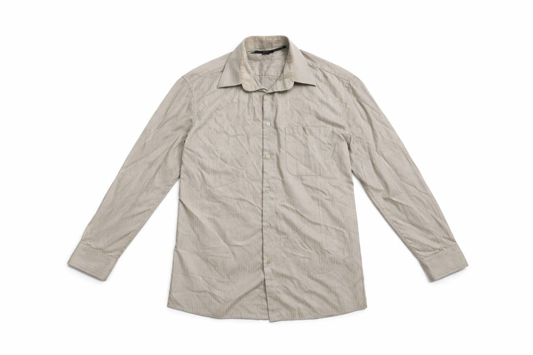 Vintage long sleeve button up shirt (Category: Formal Shirts) located in Manila. Submitted by n0miss (Listing ID 1420146361, Image 1). Description: 21 width 31 length .