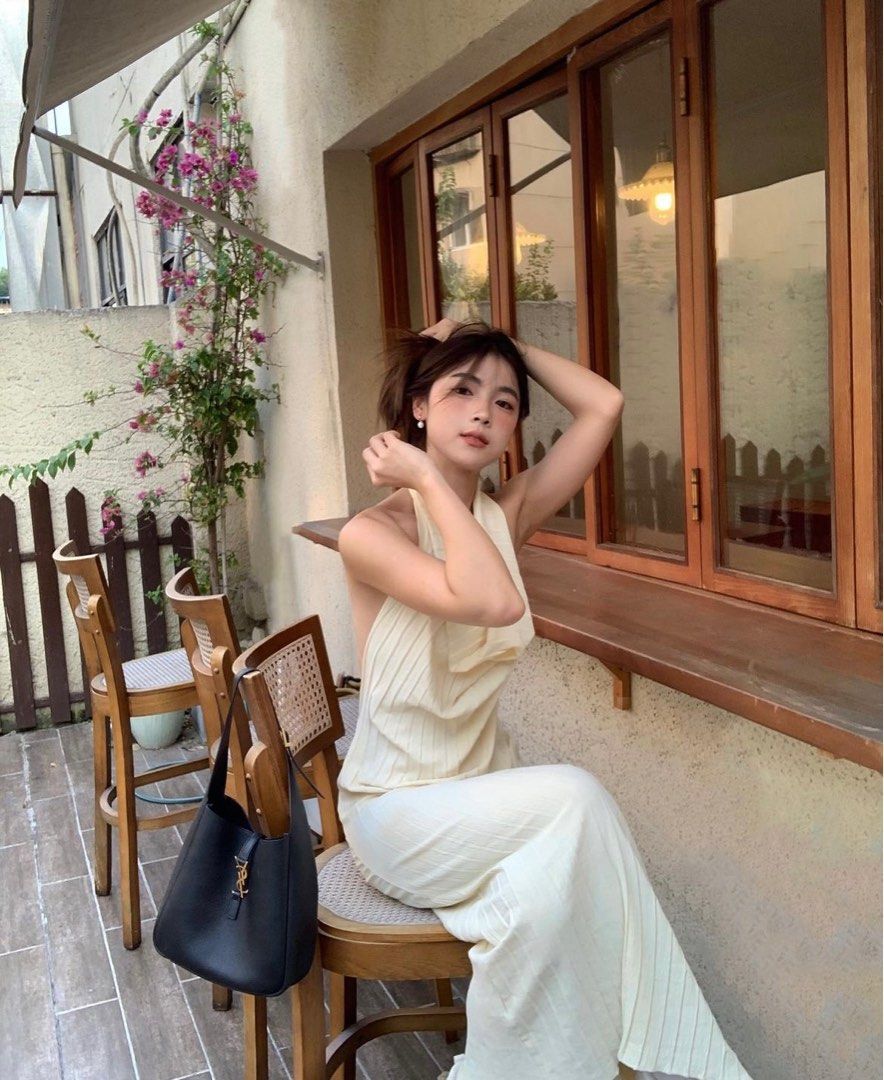 Zara white backless halter Maxi beach sunset Dress (Category: Dresses) located in Taguig. Submitted by rishdeclutter (Listing ID 1423719383, Image 2). Description: - worn once - perfect for beach sunset pics.