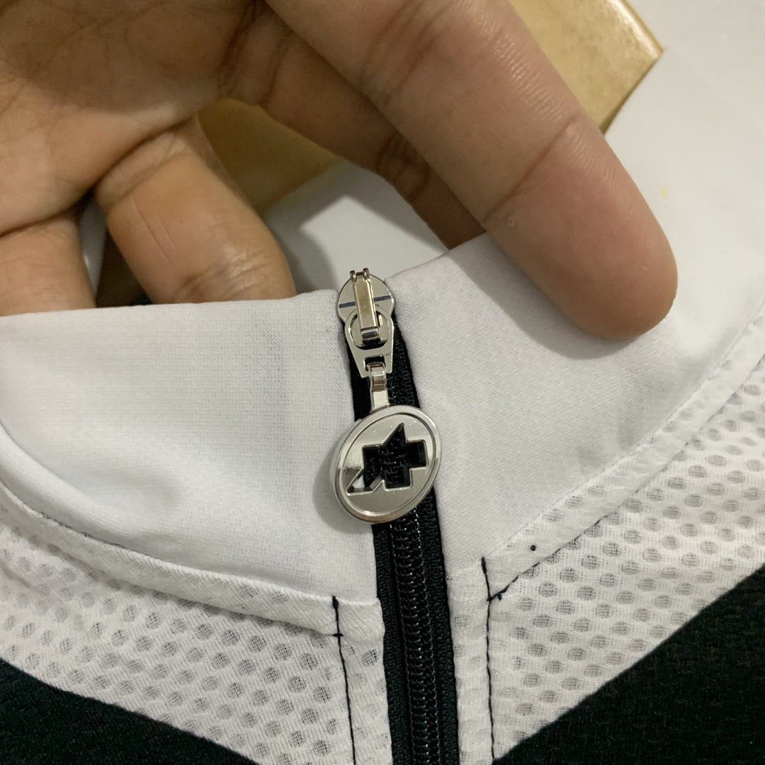 Assos Fastlane Rock SS Cycling Jersey (Category: Activewear) located in Tagaytay City. Submitted by deetstreet (Listing ID 1423851027, Image 3). Description: Arm pit to arm pit: 20 Shoulder: 17 Sleeve: 10.5 Hem: 15.5 Front Length: 24 Back length: 28 + sf.