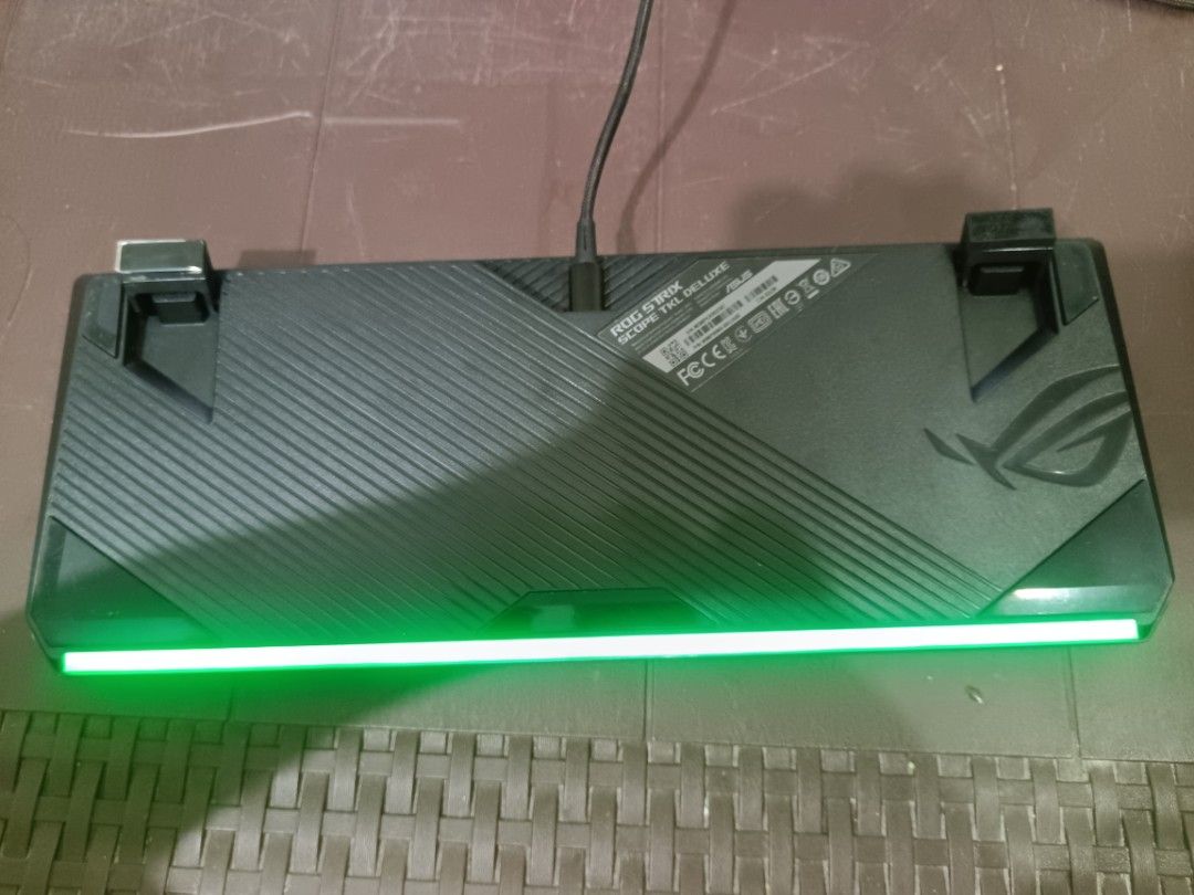 Asus Rog Strix Scope TKL Deluxe (Category: Computer Keyboard) located in Quezon City. Submitted by daxter8 (Listing ID 1423919224, Image 2). Description: Loc: Sandigan Fairview Batasan Hills QC. Can do meetups basta near only..
