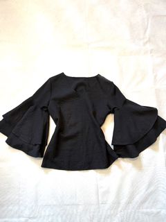 (Category: ) located in . Submitted by decluttering.shopph (Listing ID 1423969009, Image 1). Description: .