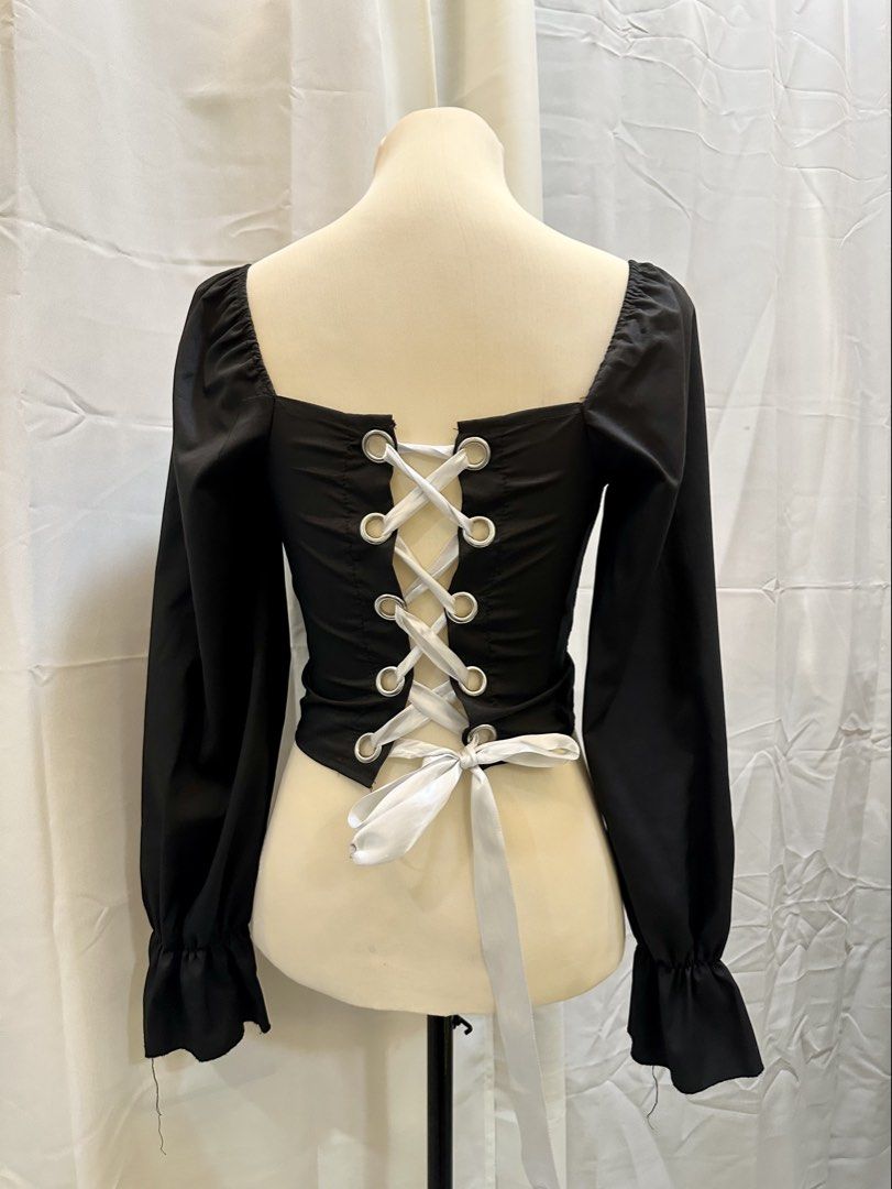 Black Square Neck Corset Top (Category: Sleeveless) located in Manila. Submitted by randomdeclutter (Listing ID 1423957892, Image 2). Description: .
