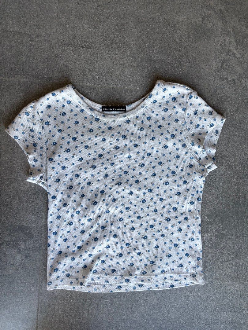 Brandy Melville Floral Crop Top (Category: Sleeveless) located in Cavite. Submitted by pre.chesca (Listing ID 1423839042, Image 1). Description: - cute brandy i got from singapore way back .